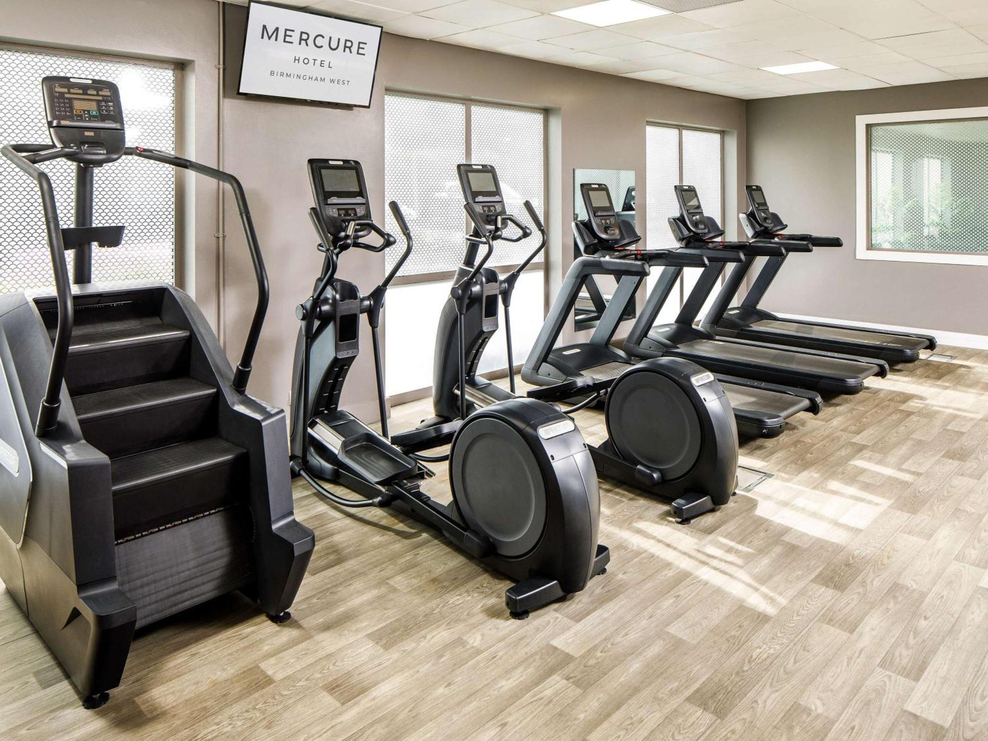 Mercure Birmingham West Hotel Уест Бромуич Екстериор снимка