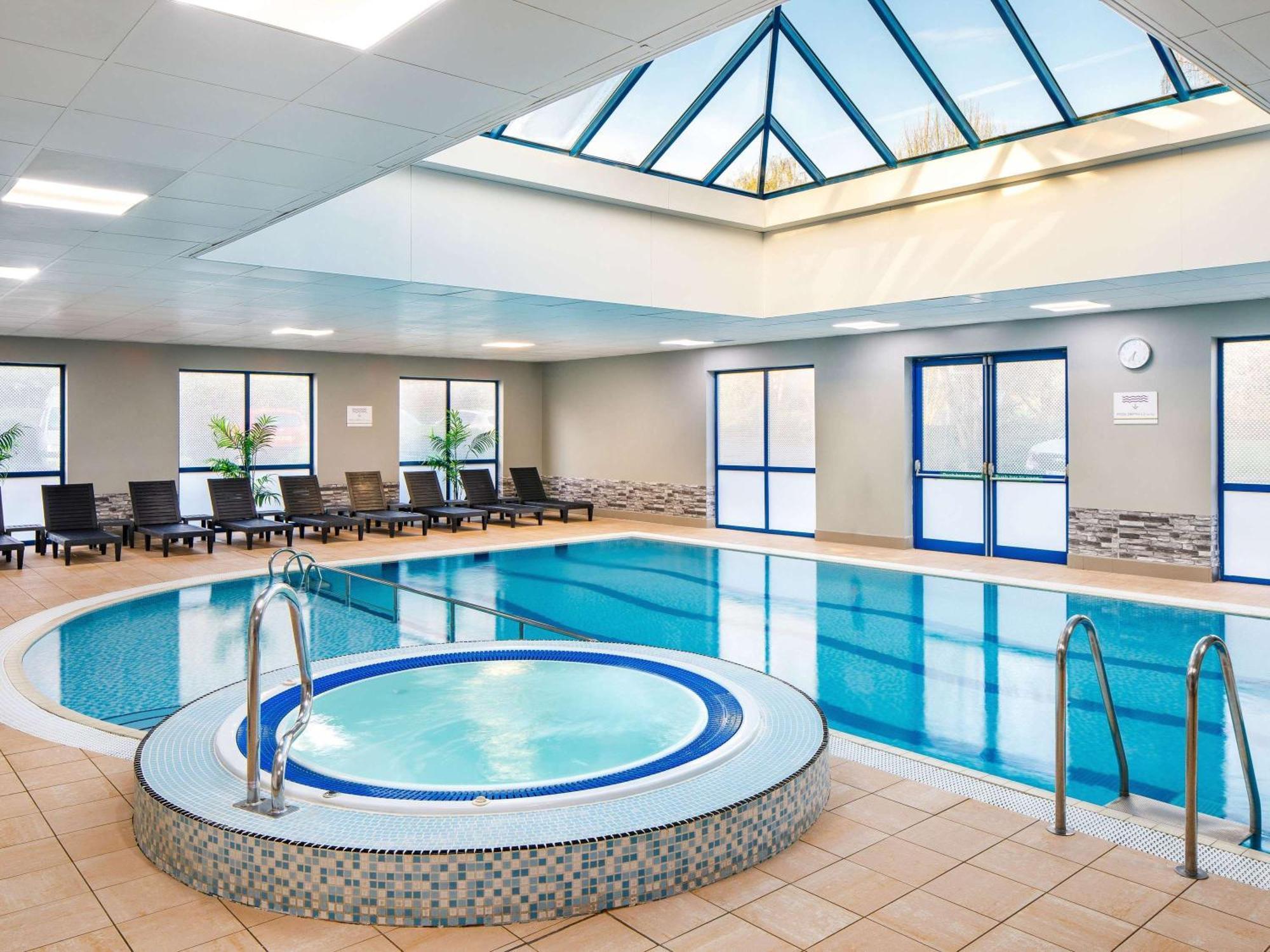 Mercure Birmingham West Hotel Уест Бромуич Екстериор снимка