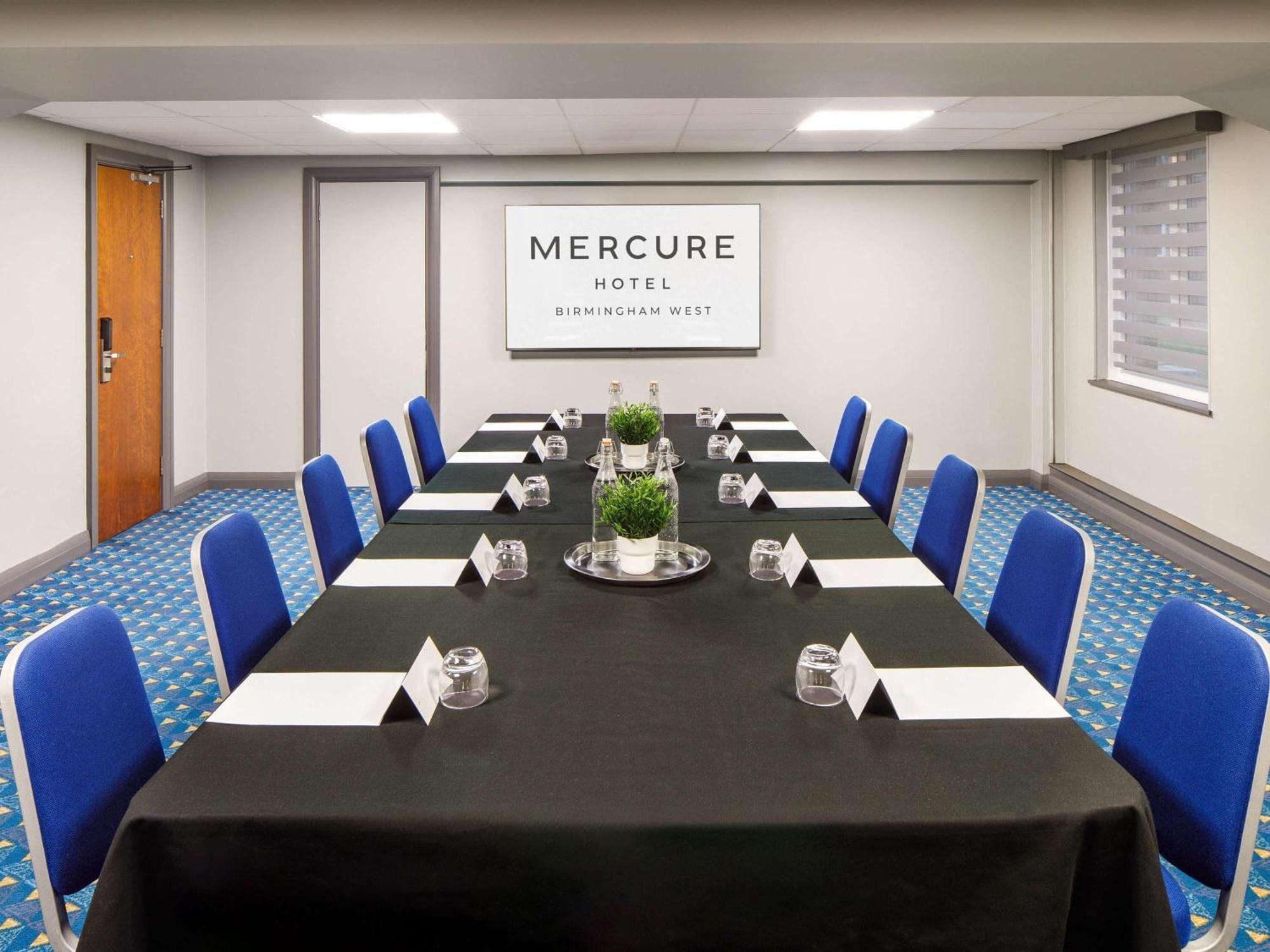 Mercure Birmingham West Hotel Уест Бромуич Екстериор снимка