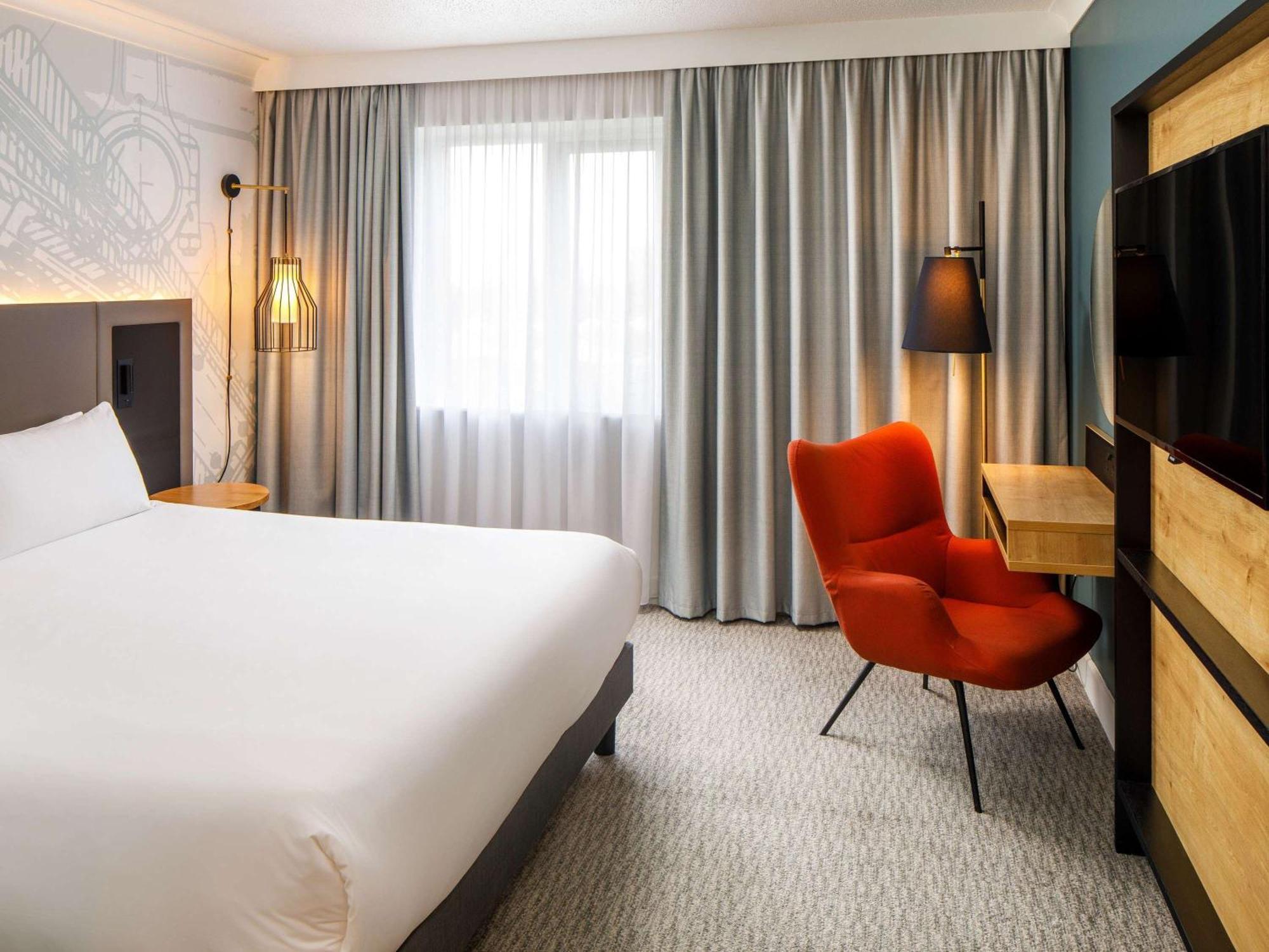 Mercure Birmingham West Hotel Уест Бромуич Екстериор снимка