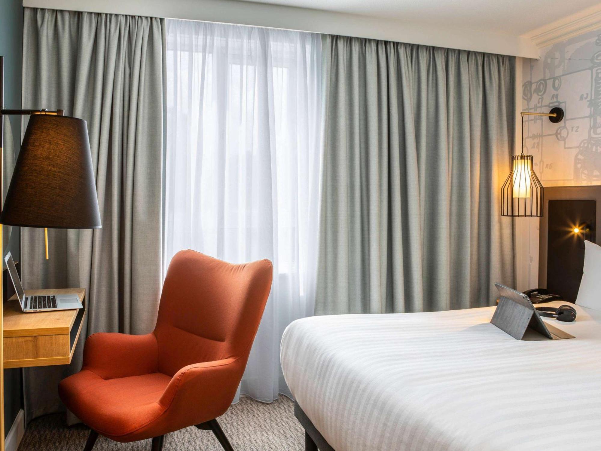 Mercure Birmingham West Hotel Уест Бромуич Екстериор снимка